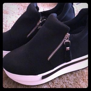 Platform sneaker